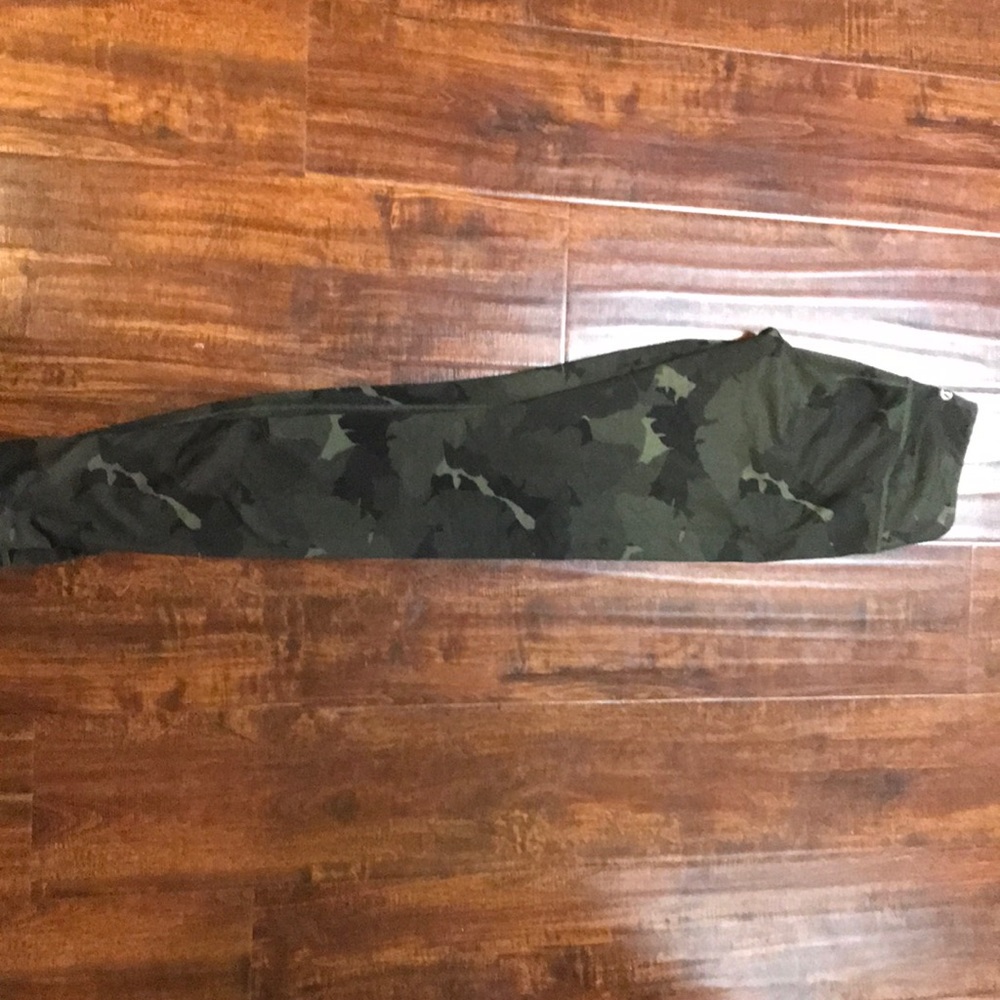 Lulu lemon Wunder Under Camo leggings